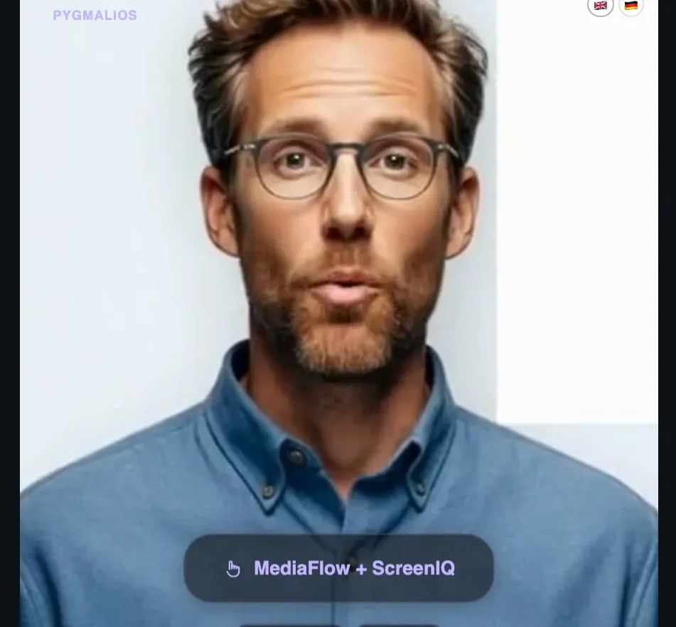 Simulatorul MediaFlow cu un avatar AI pe un ecran din magazin